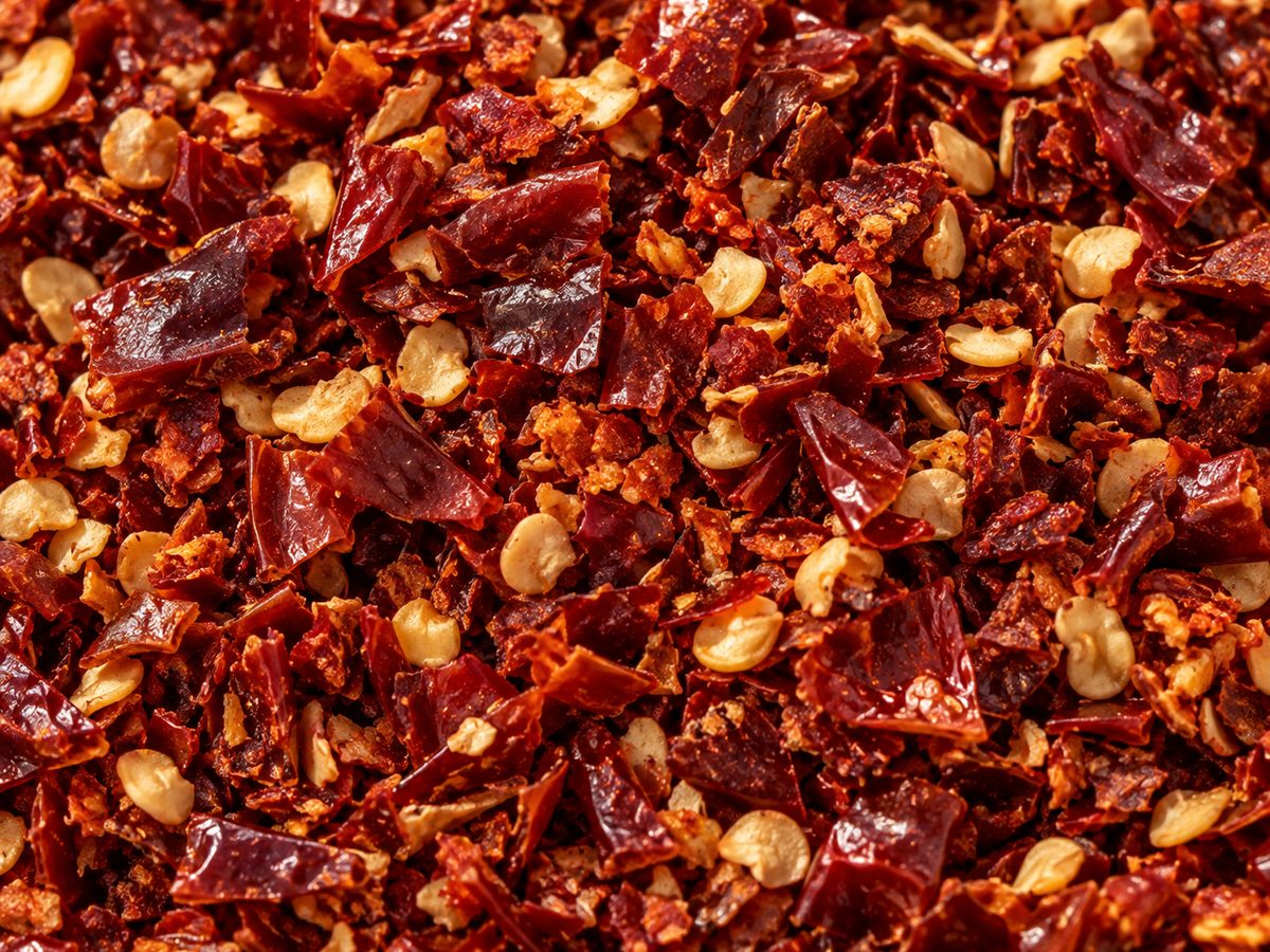 Chilli flakes and crushed chilli