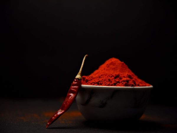 Teja-Pulver: leuchtend rot, scharfe Schärfe